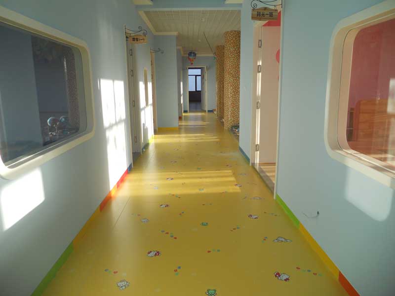 幼兒園塑膠地板有哪些優(yōu)點(diǎn)？